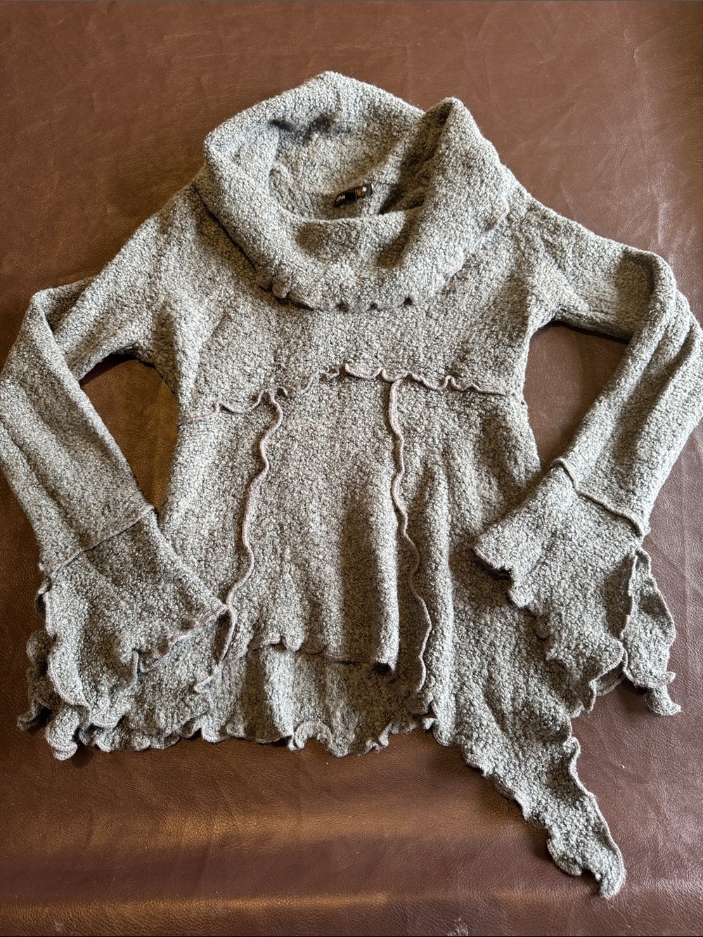 Women’s Cozy Ruffle Hem Sweater - Grey Size Medium